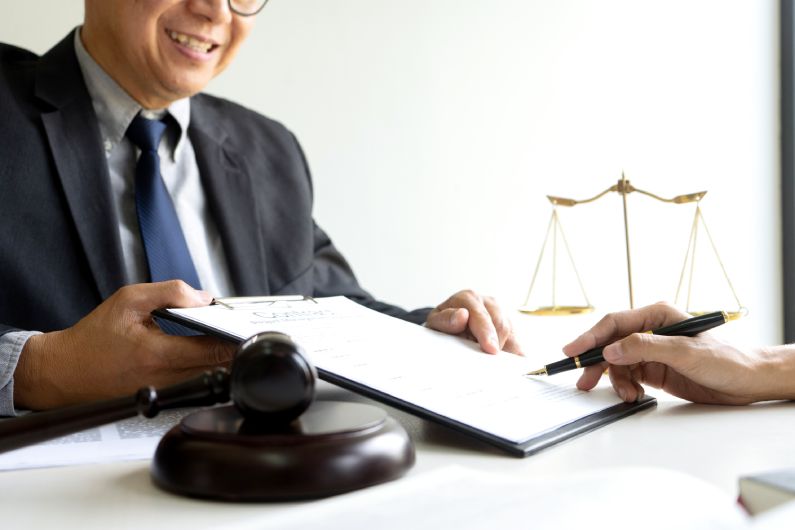 Precisa de ajuda para a legalização da sua empresa-01 Precisa de ajuda para a legalização da sua empresa?